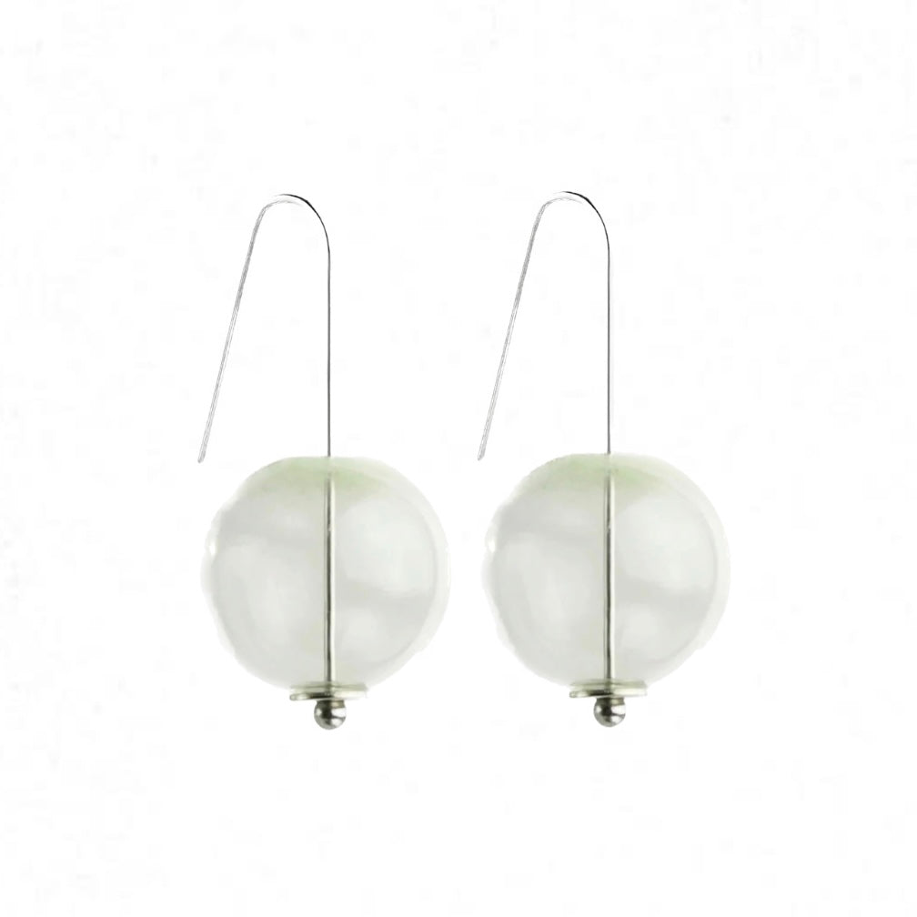 beuy - Small globe glass earrings- Pale Green Mist