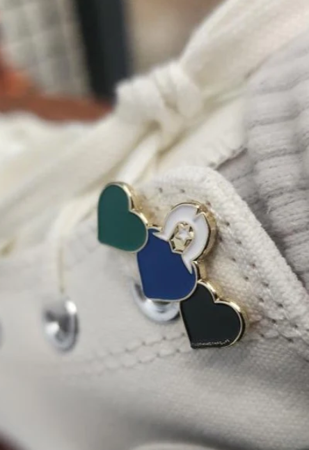 Island Luv Pin